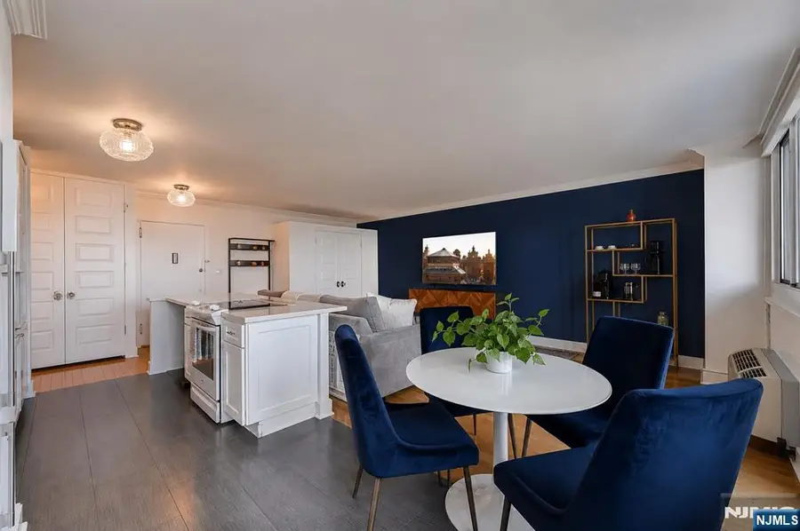 100 Manhattan Avenue 708, Union City, NJ 07087 - #3