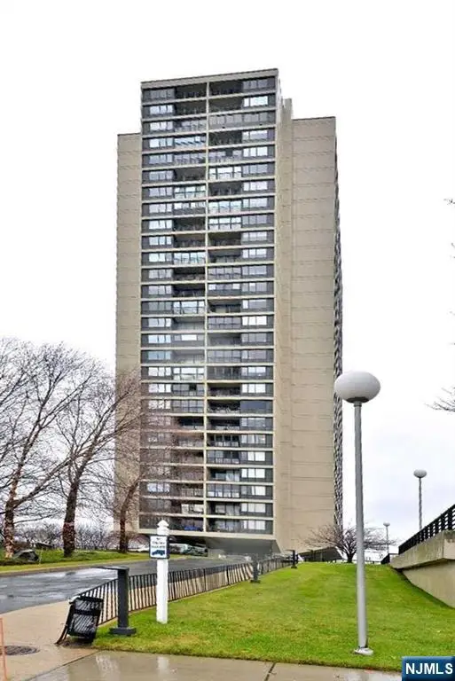 5 Horizon Road 203, Fort Lee, NJ 07024 - #1