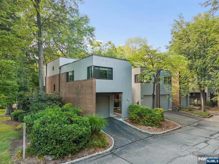 300 Pond Court 5E, Township Of Washington, NJ 07676 - #2
