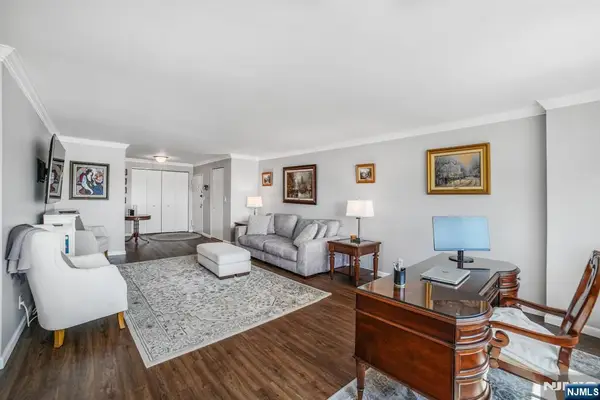 2150 Center Avenue 16G, Fort Lee, NJ 07024