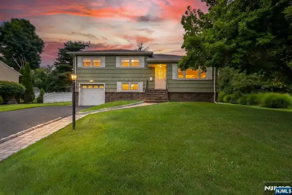 19 Andover Drive, Wayne, NJ 07470
