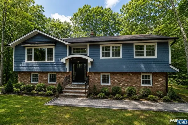 220 Brook Valley Road, Montville Township, NJ 07082