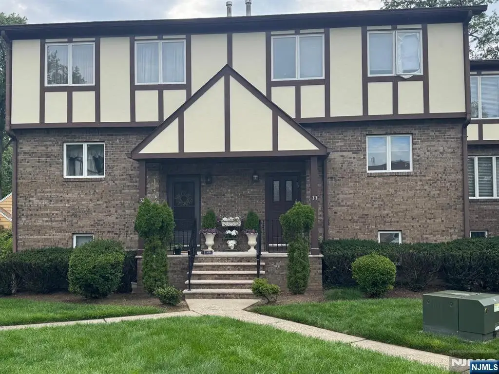 33 Canterbury Lane, New Milford, NJ 07646 - #1