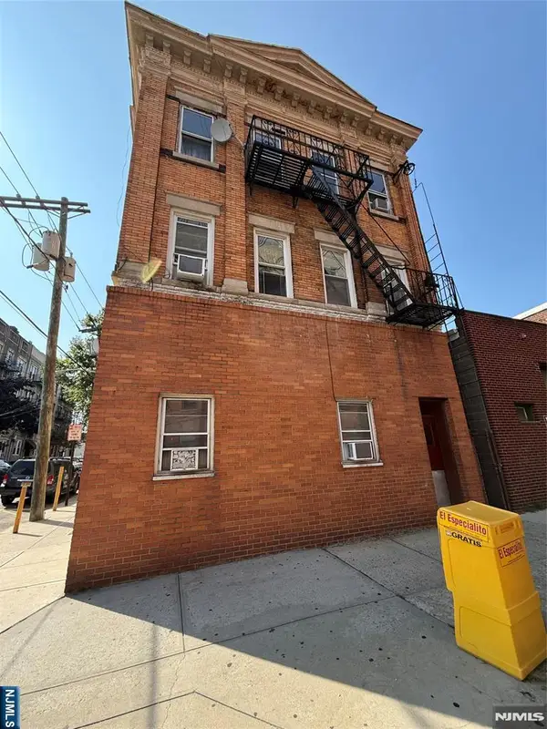 6201 Hudson Avenue, West New York, NJ 07093