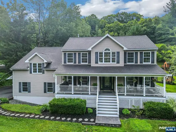 588 Stonetown Road, Ringwood, NJ 07456