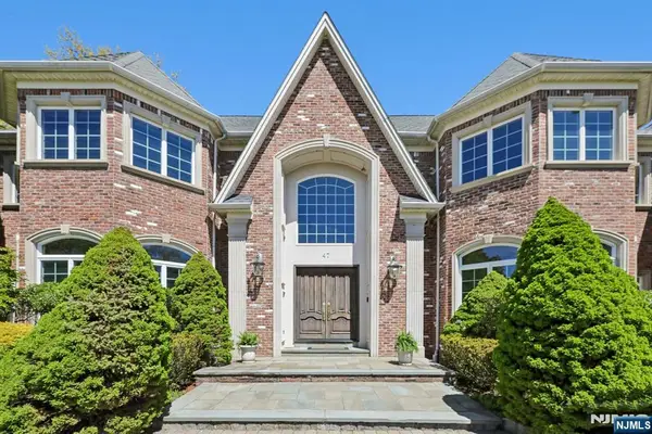 47 Cortland Trail, Mahwah, NJ 07430