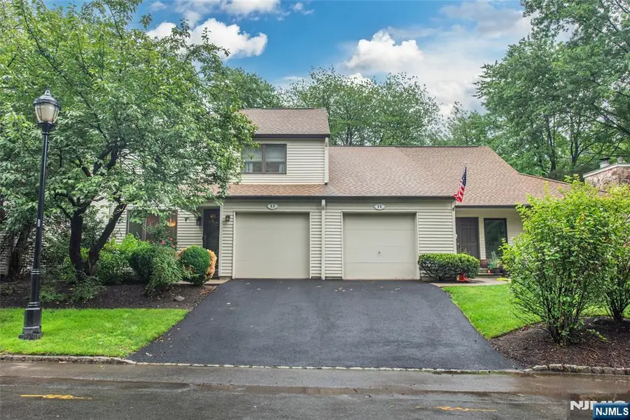 13 Stonegate Drive, Roseland, NJ 07068 - #3