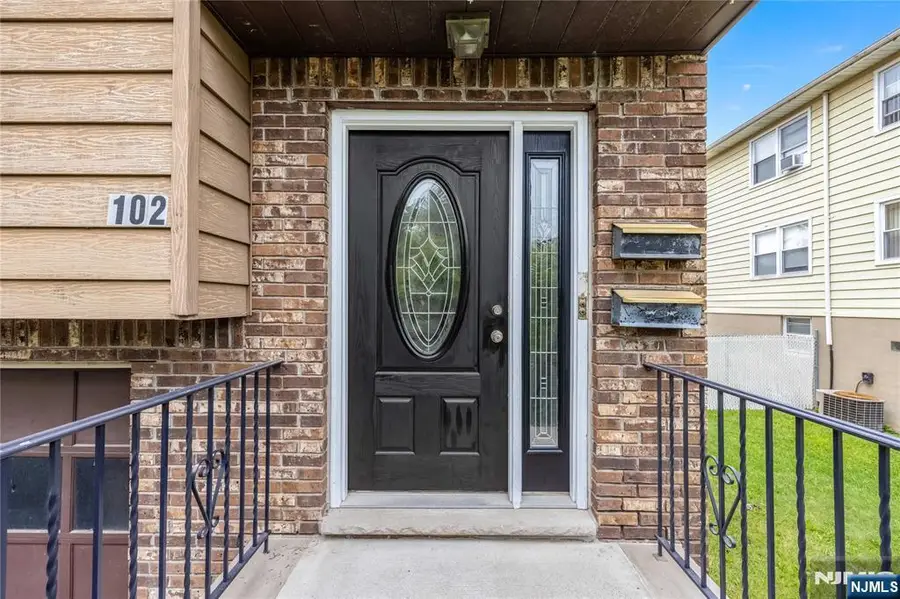 102 Gall Court, Elmwood Park, NJ 07407 - #3