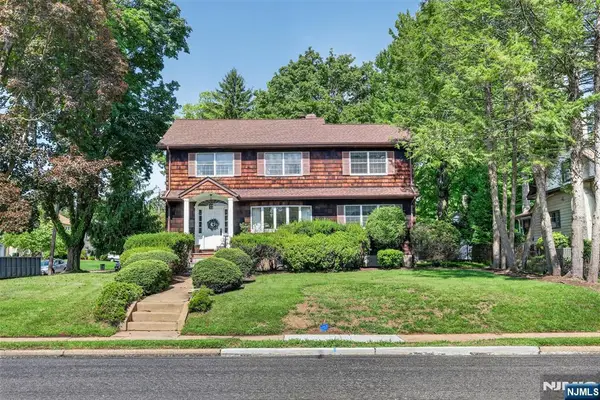 484 Godwin Avenue, Midland Park, NJ 07432