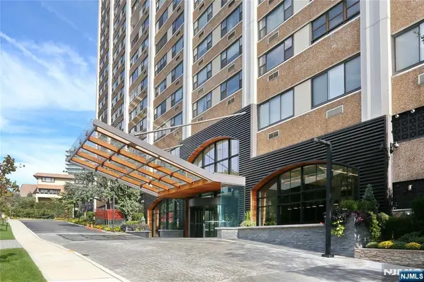 250 Gorge Road 28E, Cliffside Park, NJ 07010