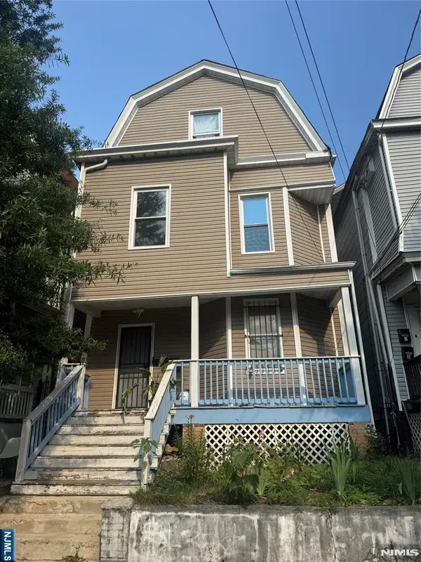 482 16th Street, Newark, NJ 07103