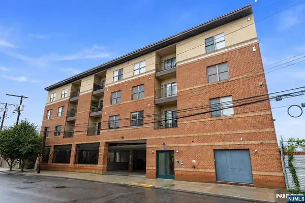 15-19 Tichenor 403, Newark, NJ 07114
