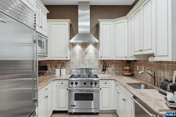 3315 The Plaza, Tenafly, NJ 07670
