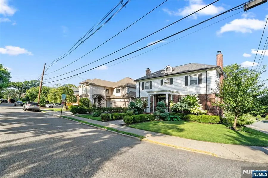 1124 Abbott Boulevard, Fort Lee, NJ 07024 - #3