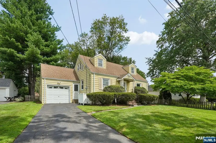 1050 Evergreen Court, New Milford, NJ 07646 - #2