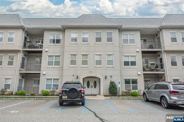 607 Brittany Drive, Wayne, NJ 07470