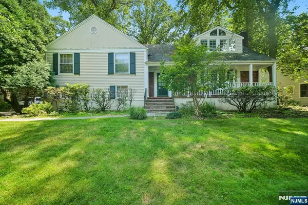 9 Coleridge Road, Millburn, NJ 07078