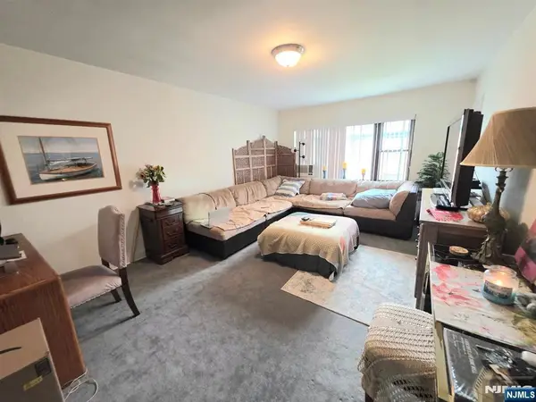 2165D N Central Road D, Fort Lee, NJ 07024