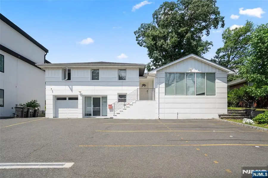 1095 Palisade Avenue, Fort Lee, NJ 07024 - #2