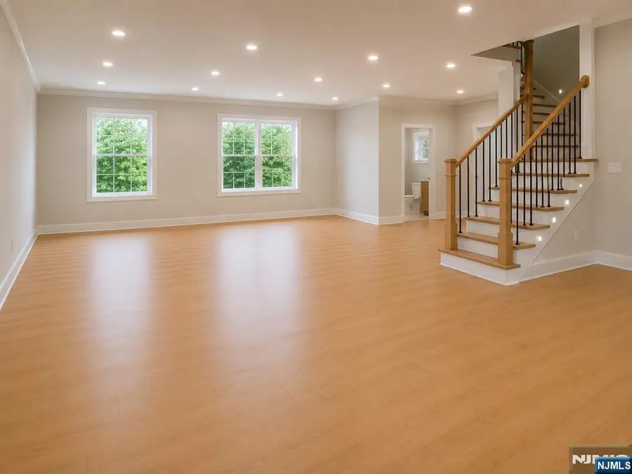 6 Scharg Court, Clifton, NJ 07013 - #2