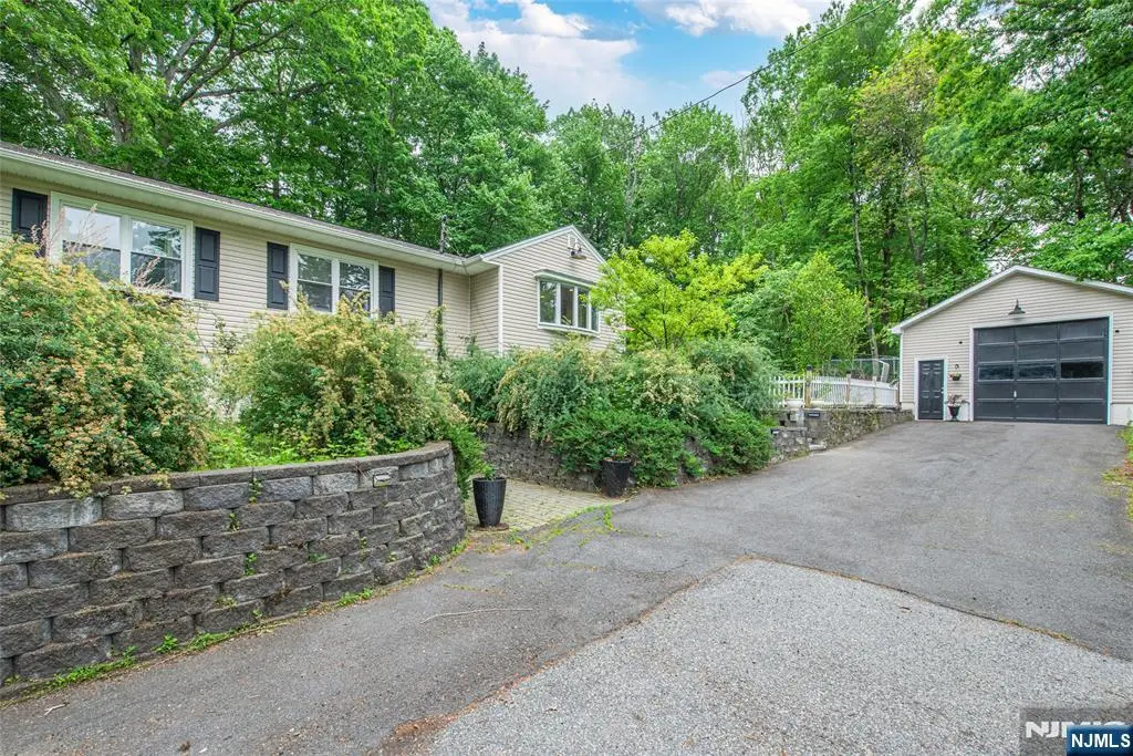 9 Albert Street, West Milford, NJ 07480 - #1