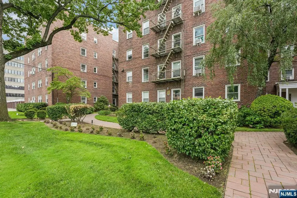 326 Bridge 1-G, Fort Lee, NJ 07024 - #1