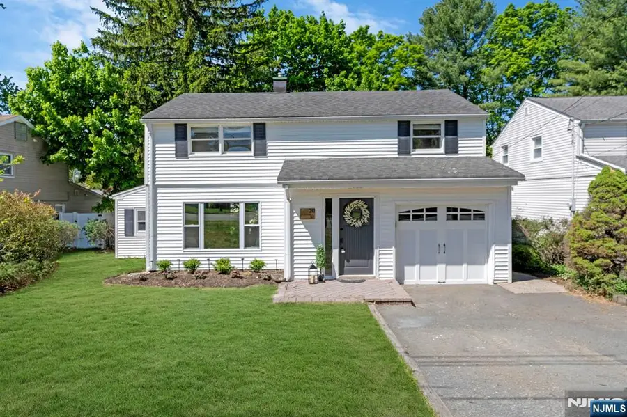 20 W Saddle River Road, Waldwick, NJ 07463 - #2
