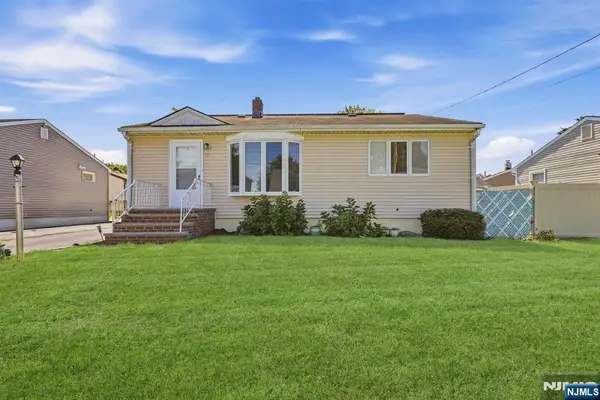 25 Corsi Road, Bloomfield, NJ 07003