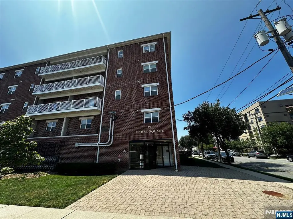 39 Union Street 201, Hackensack, NJ 07601 - #1