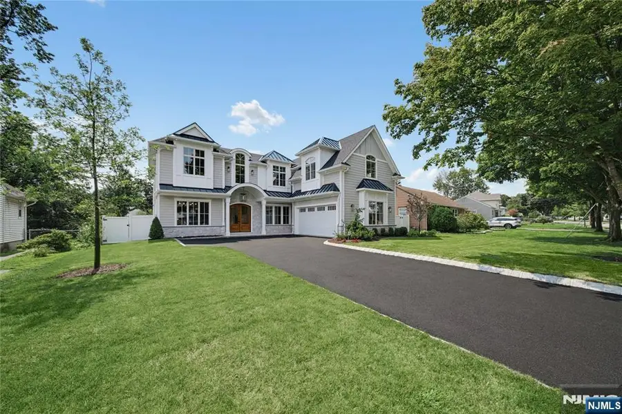 92 Oliver Road, Paramus, NJ 07652 - #2