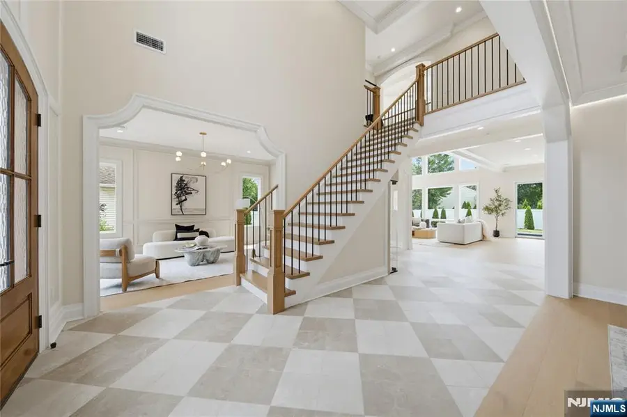 92 Oliver Road, Paramus, NJ 07652 - #3
