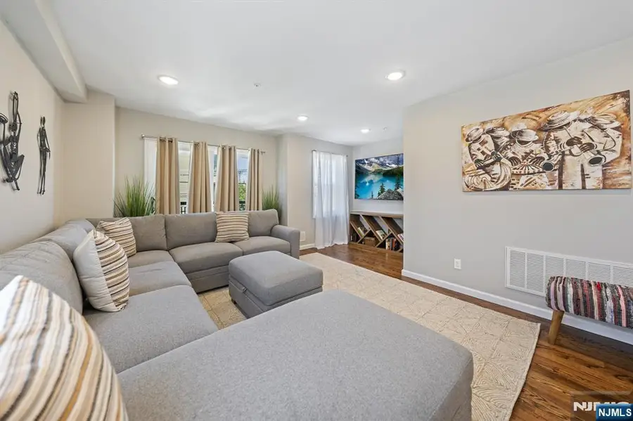 34 Garibaldi Avenue, Newark, NJ 07114 - #3