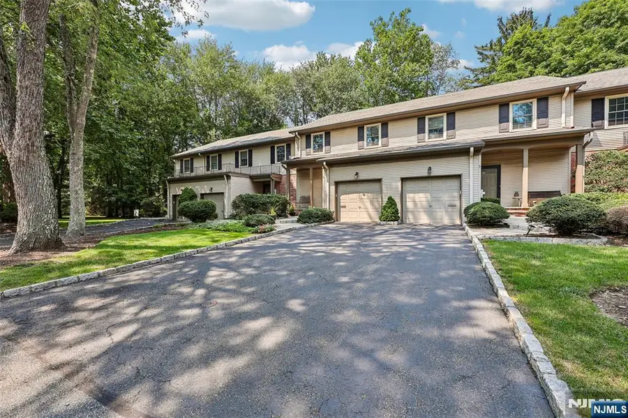 4 Allison Court, Allendale, NJ 07401 - #2