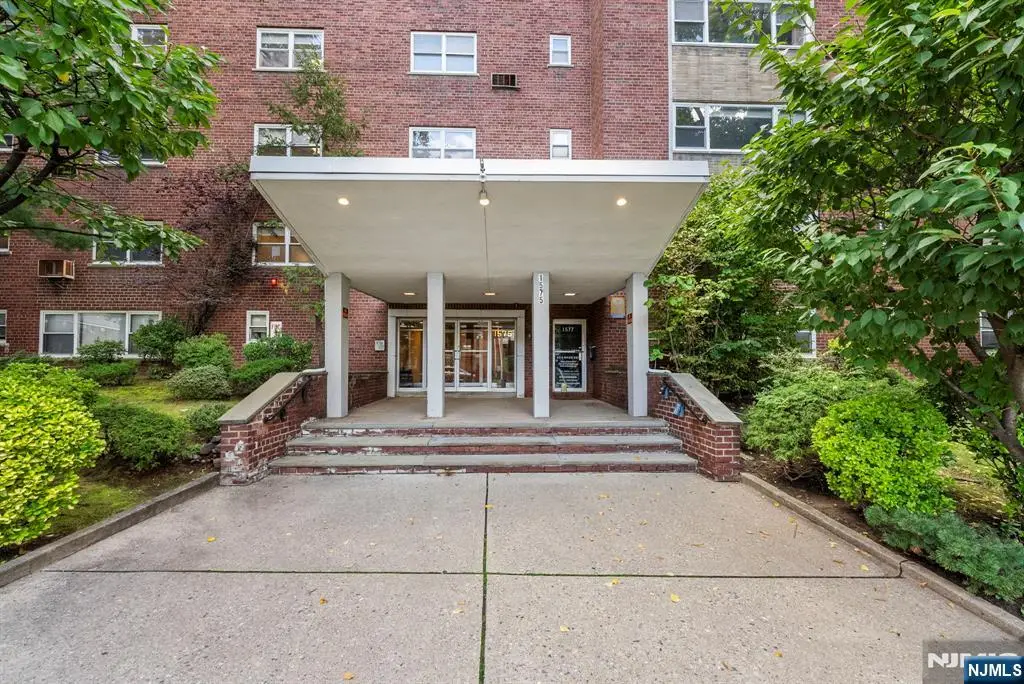 1575 Center Avenue 1F, Fort Lee, NJ 07024 - #1