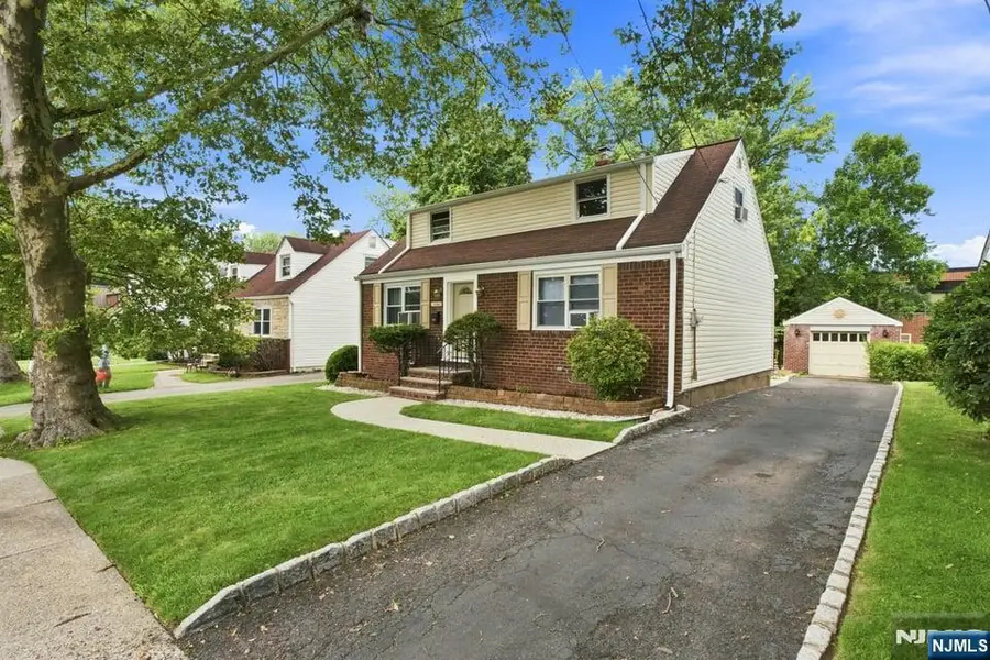 654 Howard Street, Teaneck, NJ 07666 - #2