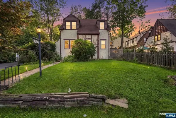 43 Esmond Place, Tenafly, NJ 07670