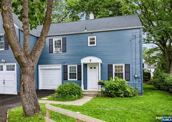 7 Burnham Place, Fair Lawn, NJ 07410