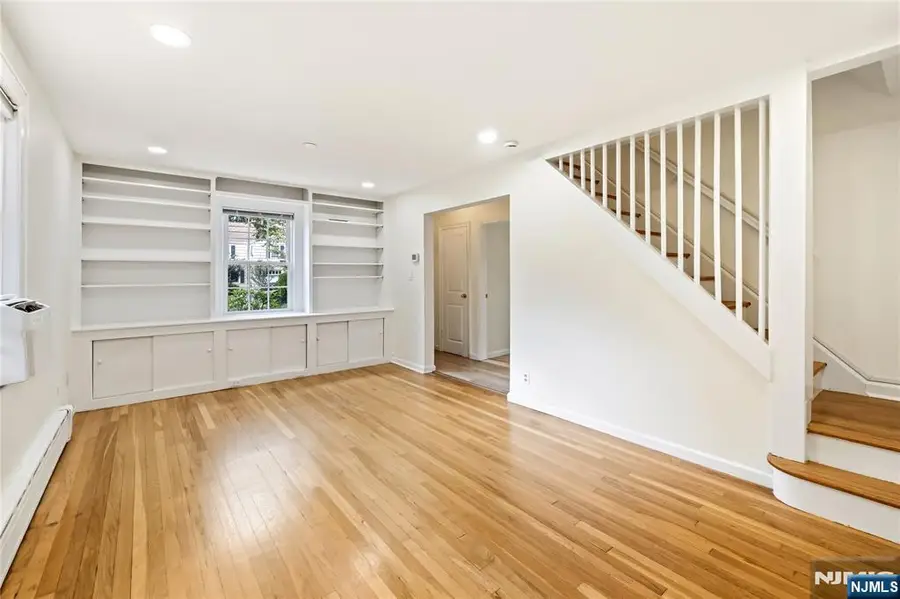 7 Burnham Place, Fair Lawn, NJ 07410 - #3