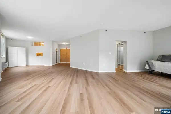 10 Smith Manor Boulevard 119, West Orange, NJ 07052
