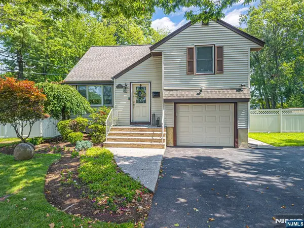 376 Chelsea Street, Paramus, NJ 07652