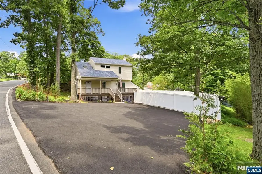 19 Northwestern Way, Hopatcong, NJ 07843 - #3