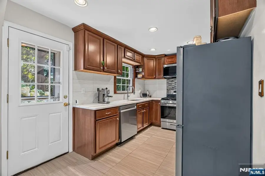 27 Grayson Place, Teaneck, NJ 07666 - #3