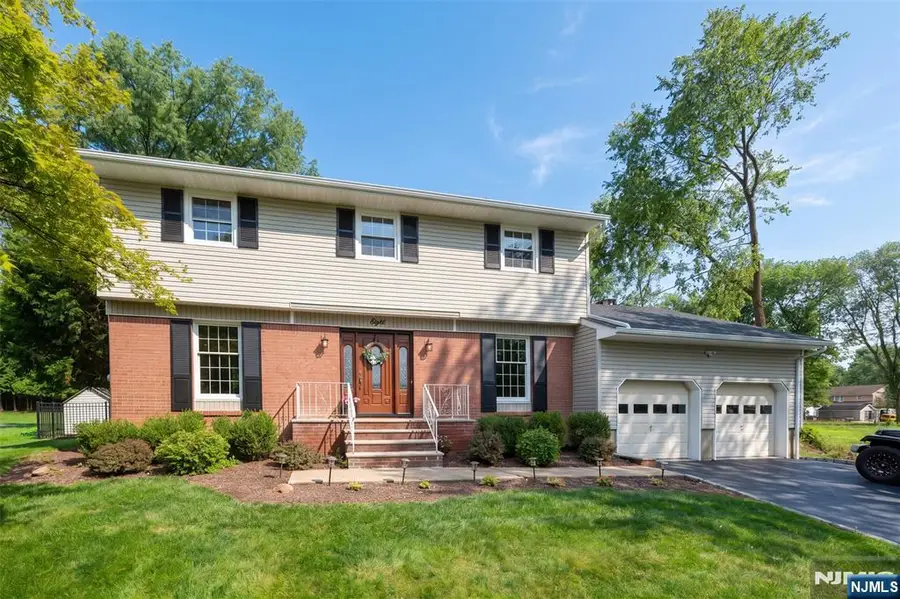 8 Cedar Lane, Roseland, NJ 07068 - #2