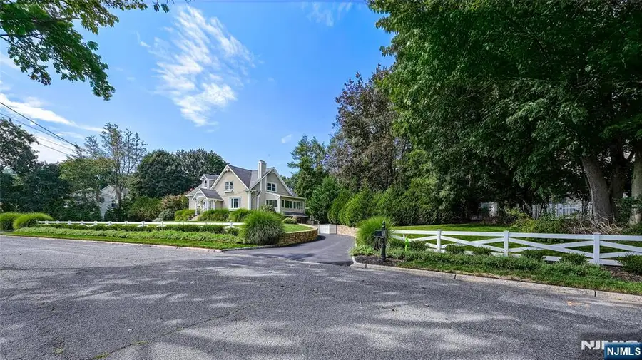 34 Grandview Drive, Wayne, NJ 07470 - #2