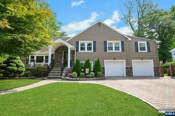 340 Graphic, New Milford, NJ 07646