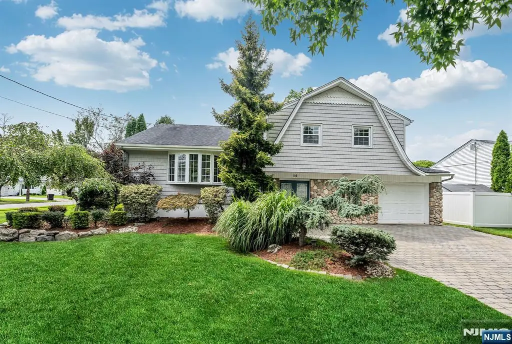 14 Aspen Court, Paramus, NJ 07652 - #1