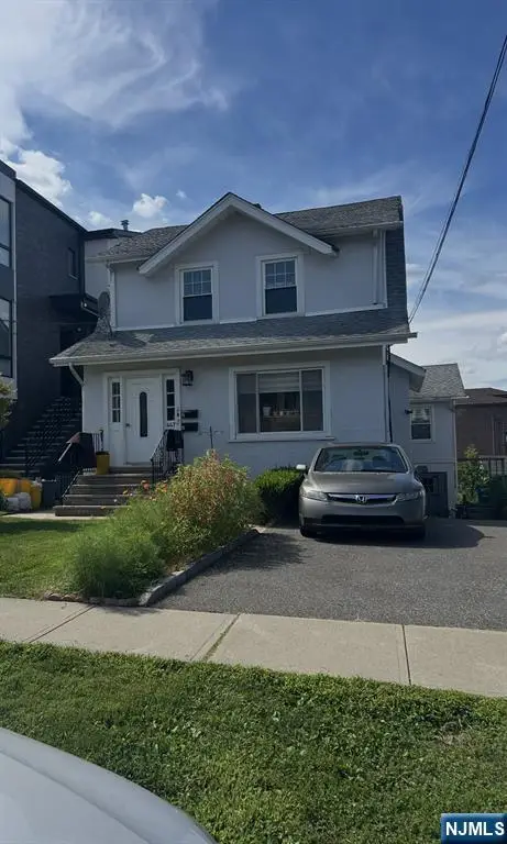 Address Withheld By Seller, Palisades Park, NJ 07650