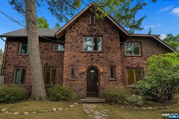 8 Harriot Avenue, Harrington Park, NJ 07640