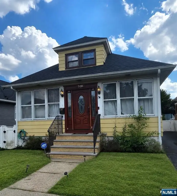 7-20 Fern Street, Fair Lawn, NJ 07410 - #1