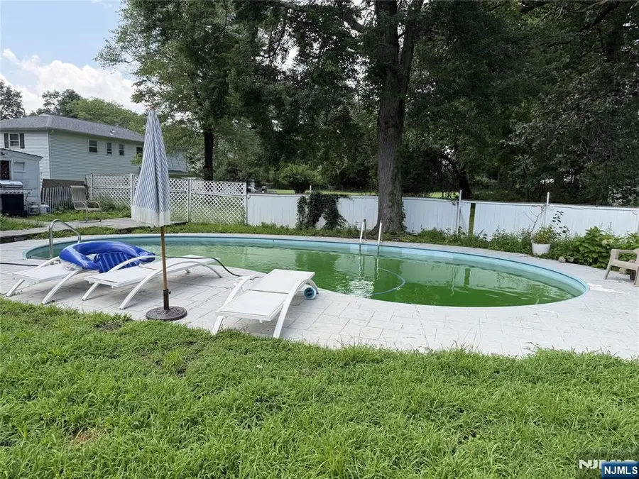 1 Raleigh Lane, Wayne, NJ 07470 - #3